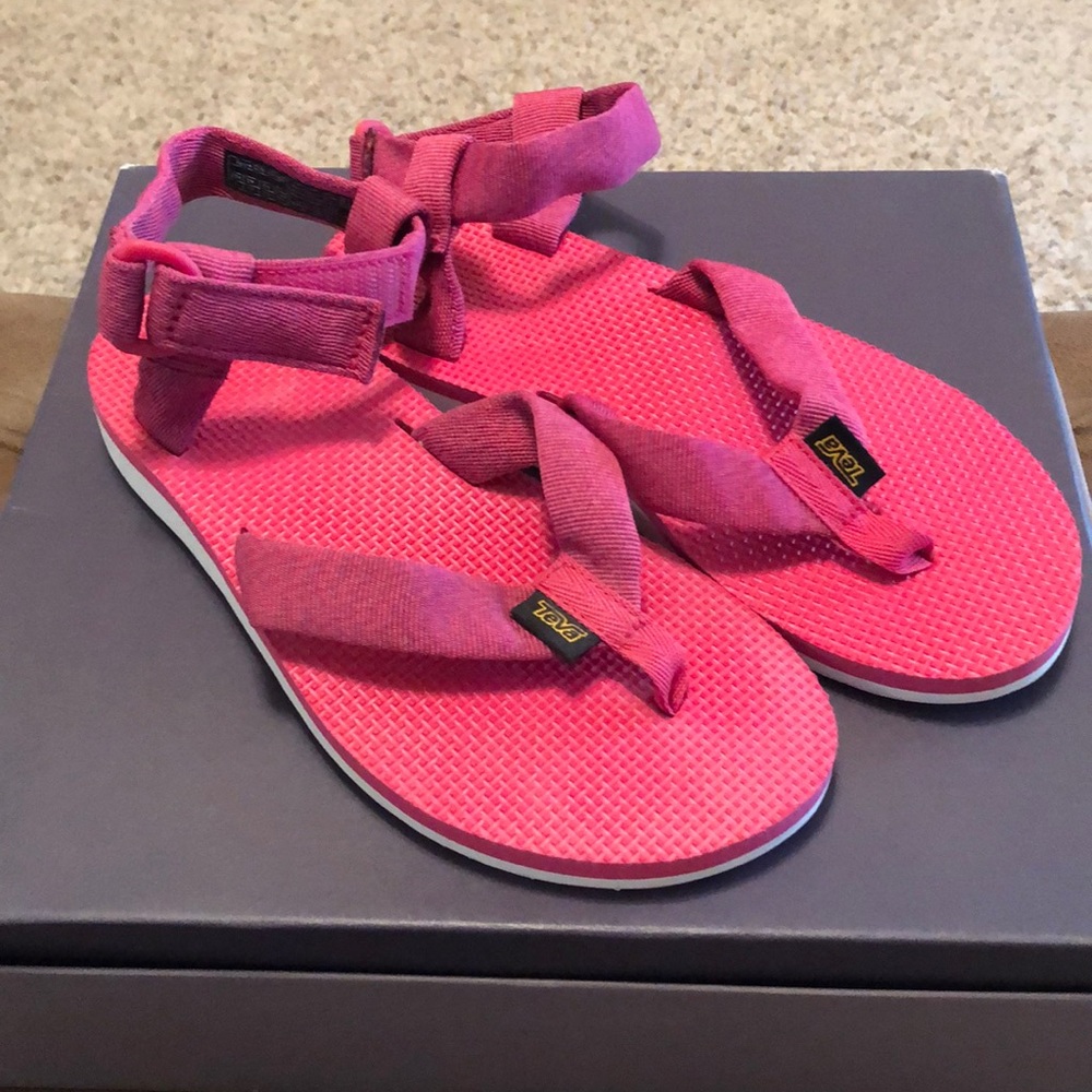 Teva women’s original flat sandals.